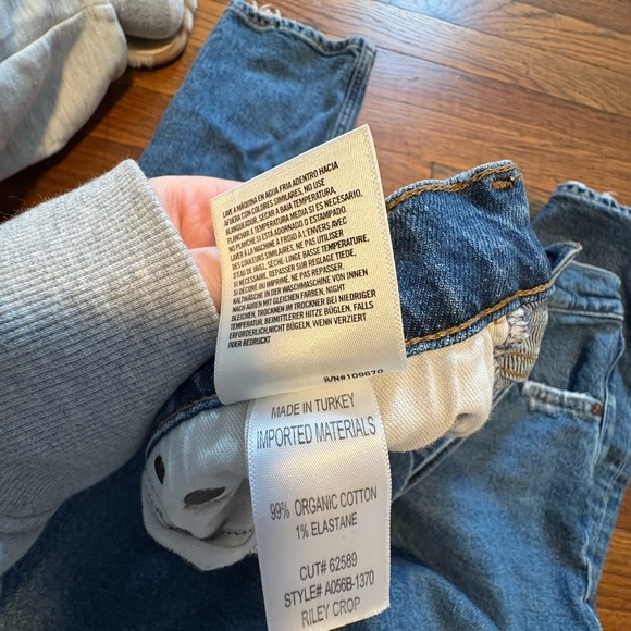 Agolde Riley Crop Jeans - Picture 5 of 6